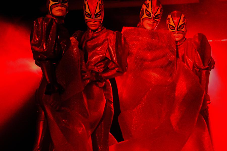 4 Medeas in fighting gear